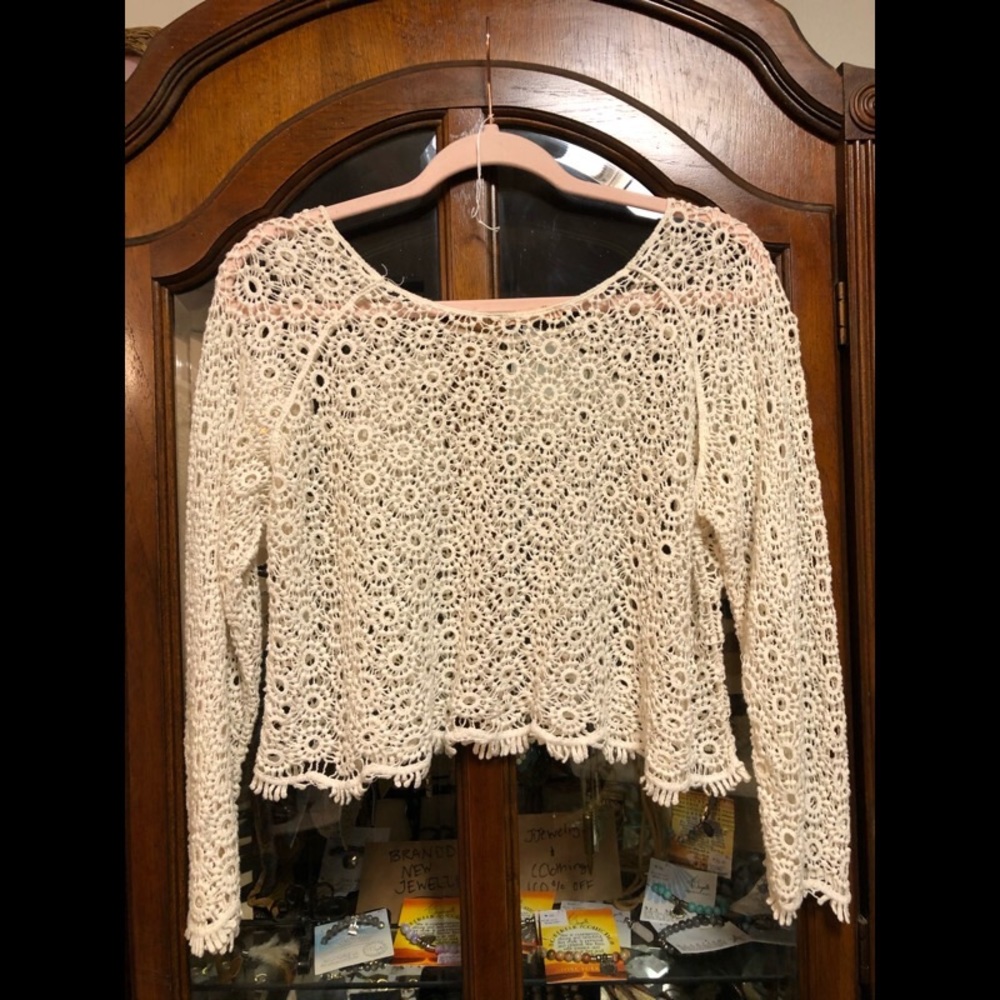 Lacey  Crop Shirt - Picture 2 of 2